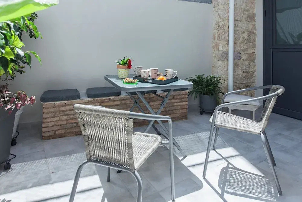 Pireas Jewel New Design Apt w Backyard