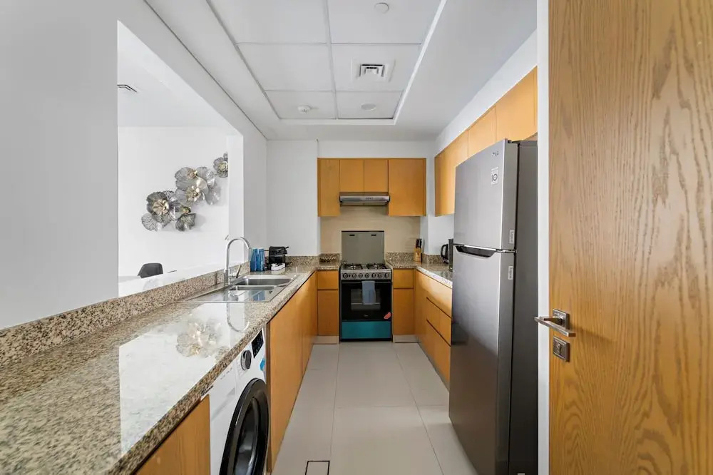 2BR 202 Bellevue Tower 1