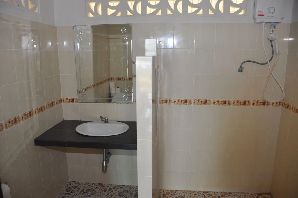 Pranee Beach Bungalows