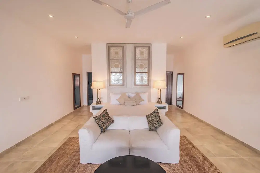 Villa Thuya - 3 Bedroom Oceanfront Villa with Pool