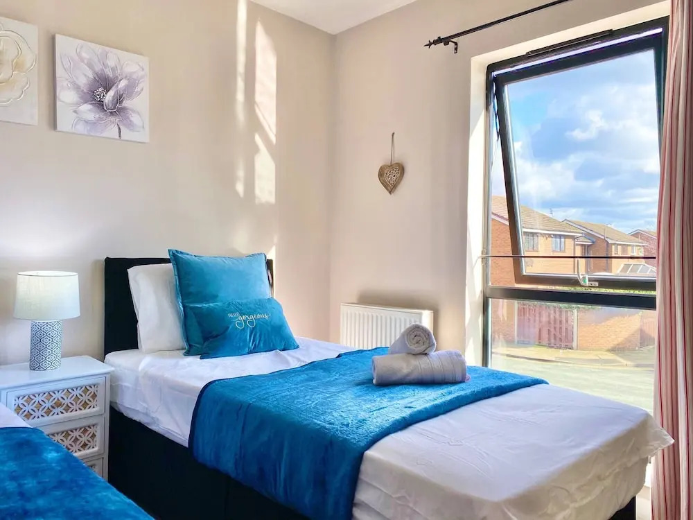 5-bed Townhouse Salford Deep Cleaned