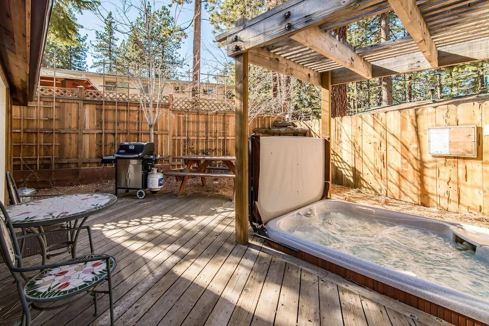 Updated Lake Tahoe House - 1 Br home by RedAwning