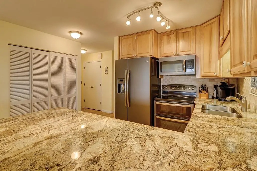 103 Sea Cloisters Oceanfront 2 BR condo