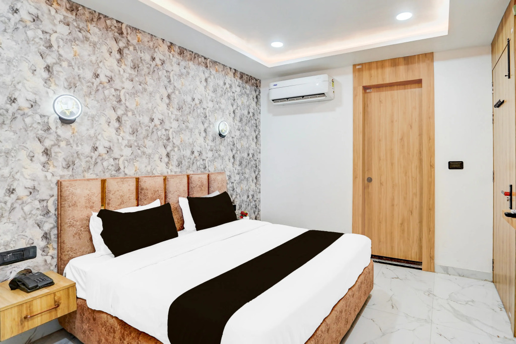 Collection O Ram Mandir Ayodhya Formerly Hotel Aarambh
