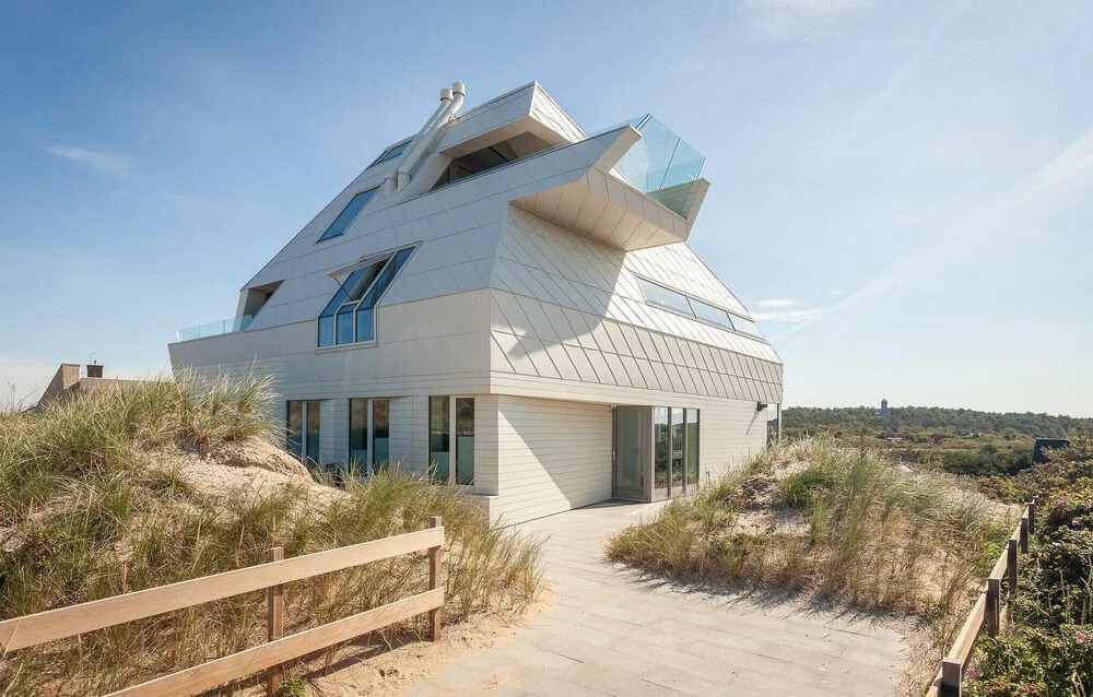 Beachhouse 24