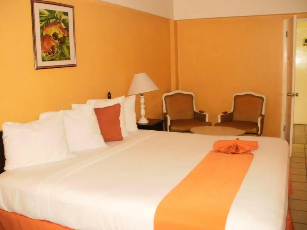 Pineapple Court Hotel