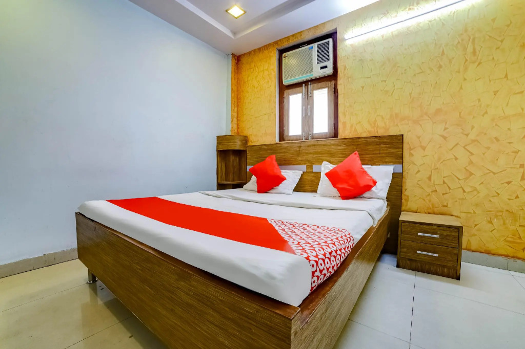 OYO 68163 Hotel Chandrika Inn