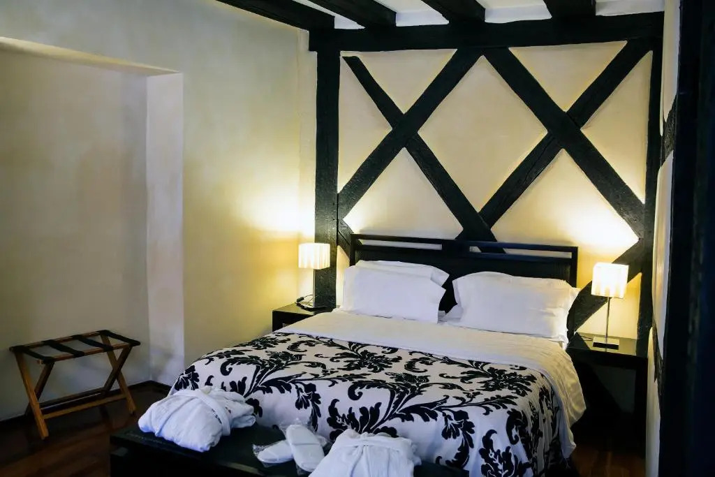 Le B. Suites, Chambres & Restaurant