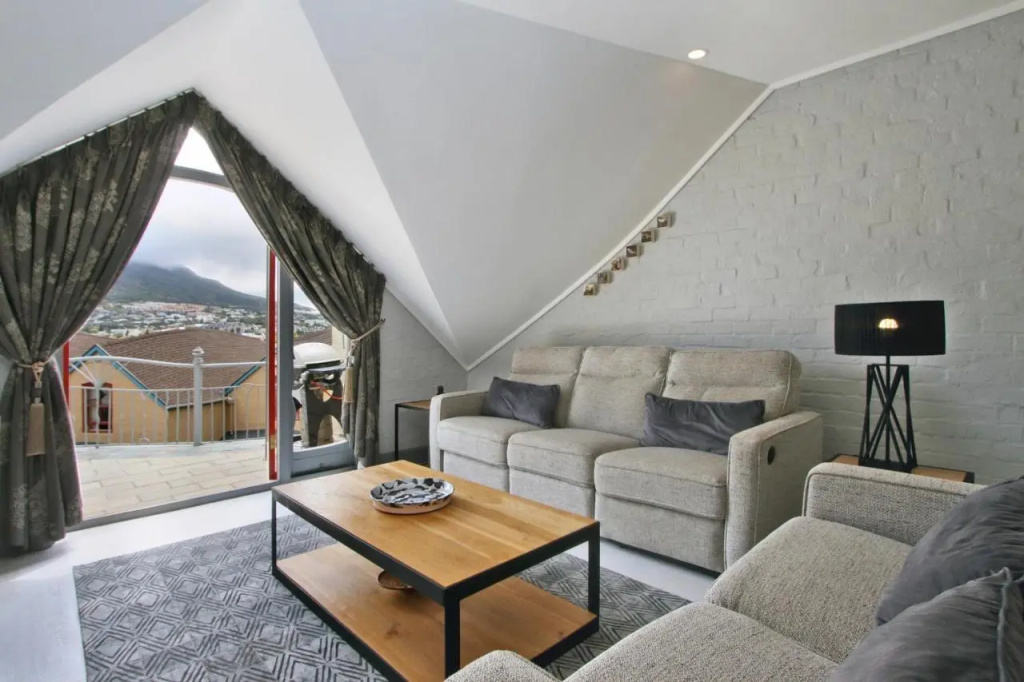 48 The Village in Hout Bay