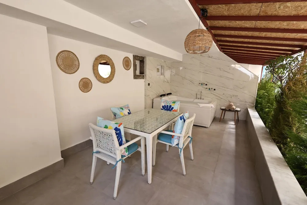 Livia Residence
