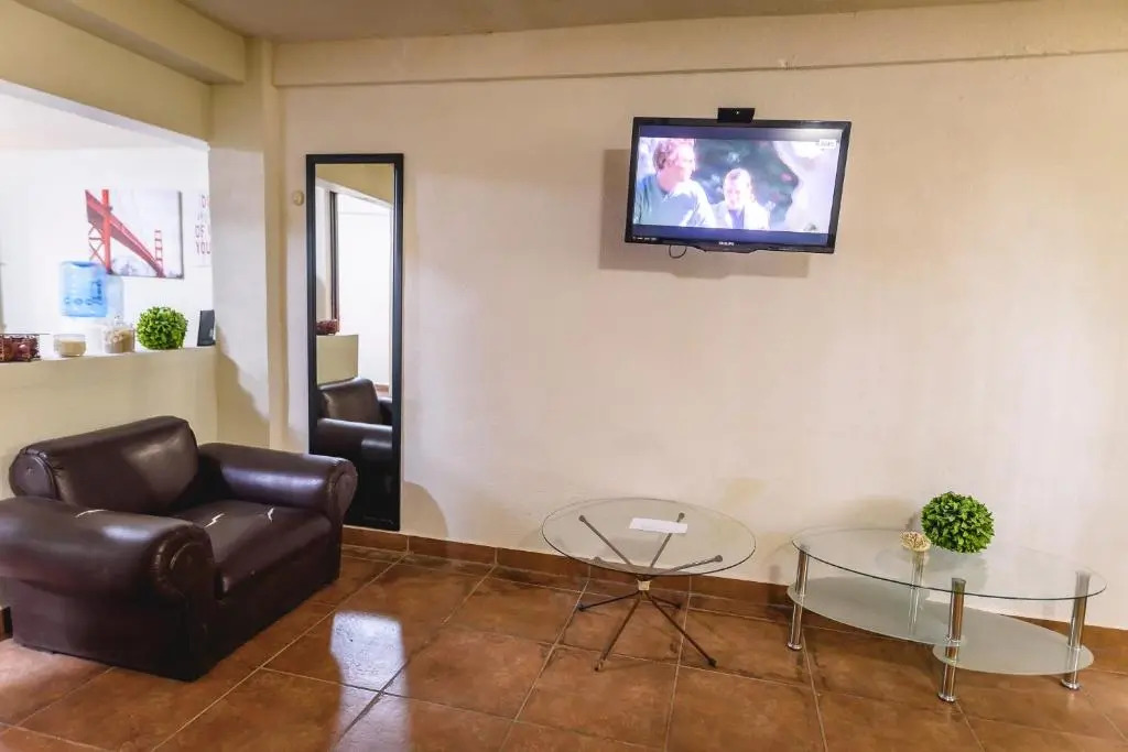 Suite con 2 recamaras,2mini splits, Parking Wifi 100 mb, cocina