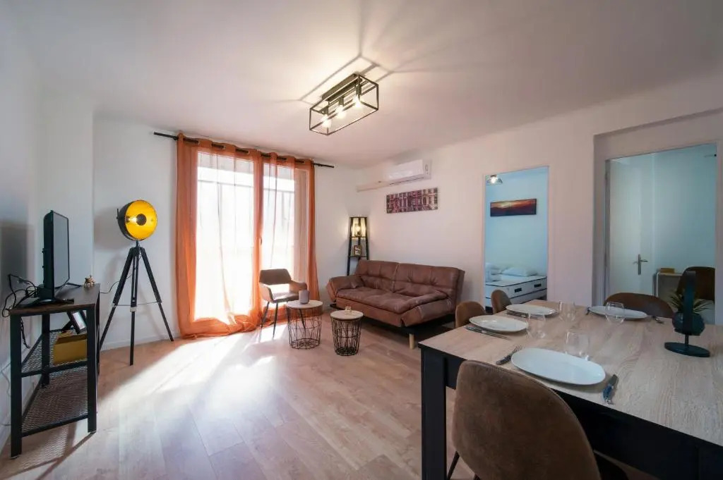 Grand Appartement 3 chambres avec clim et balcon