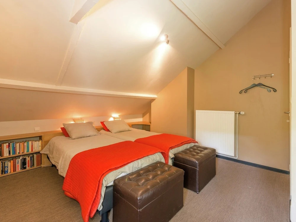 Beautiful Holiday Home In Redu With Whirlpool