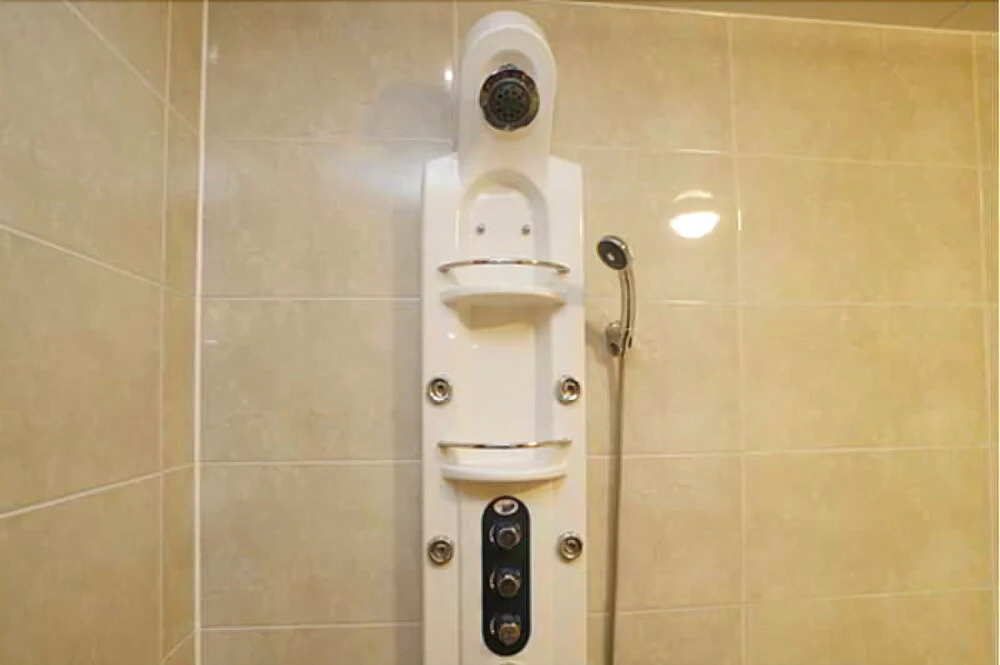 Two Be In Tourist Hotel