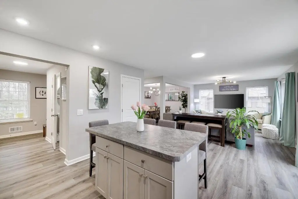 New Build-Modern 4BR, Kid-Friendly Home In Poconos
