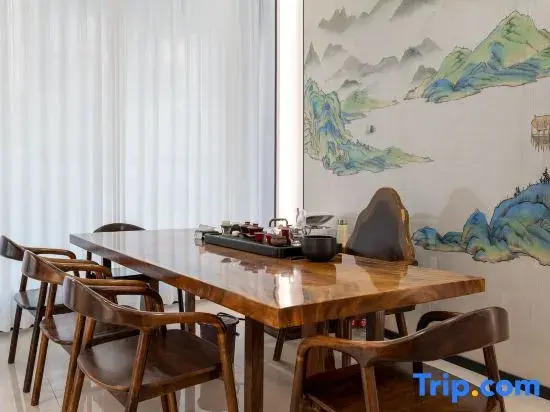 Longgang Hongmao Film Hotel