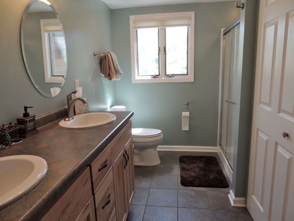Allure Of The Lake 3 Bedrooms 2 Bathrooms Home