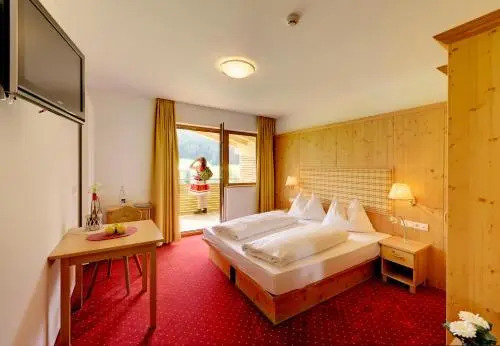 Helmhotel