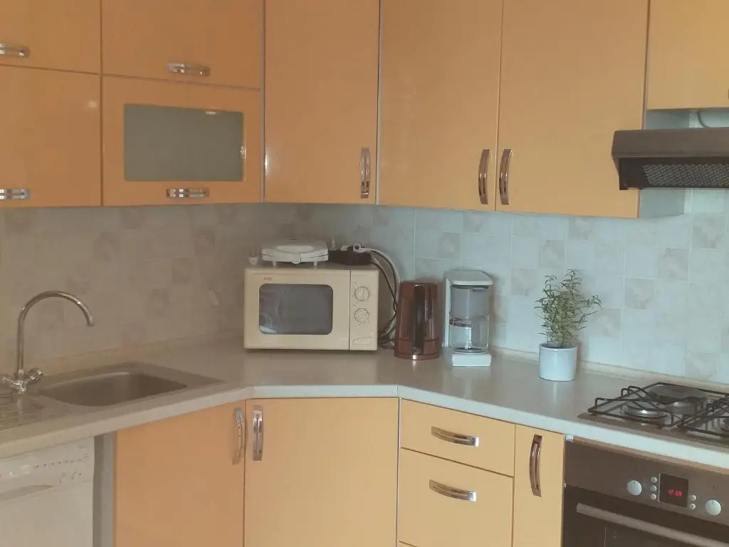 Apartment Yelena Rose West