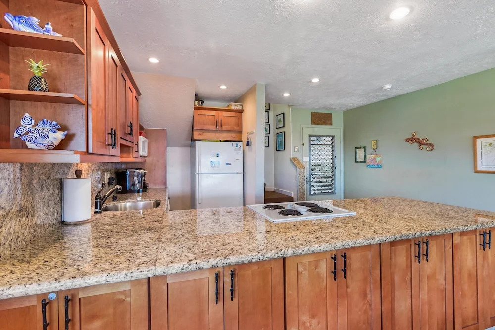 Kahana Sunset E 11 - 2 Bedroom Condo
