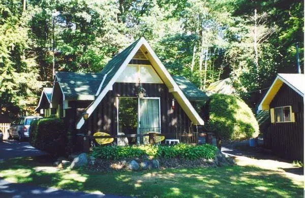 Amber Lantern Efficiency Cottage