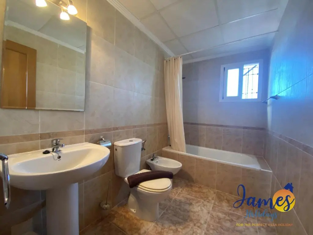 La Cinuelica R3 First Floor Southerly Apartment Comm Pool L334