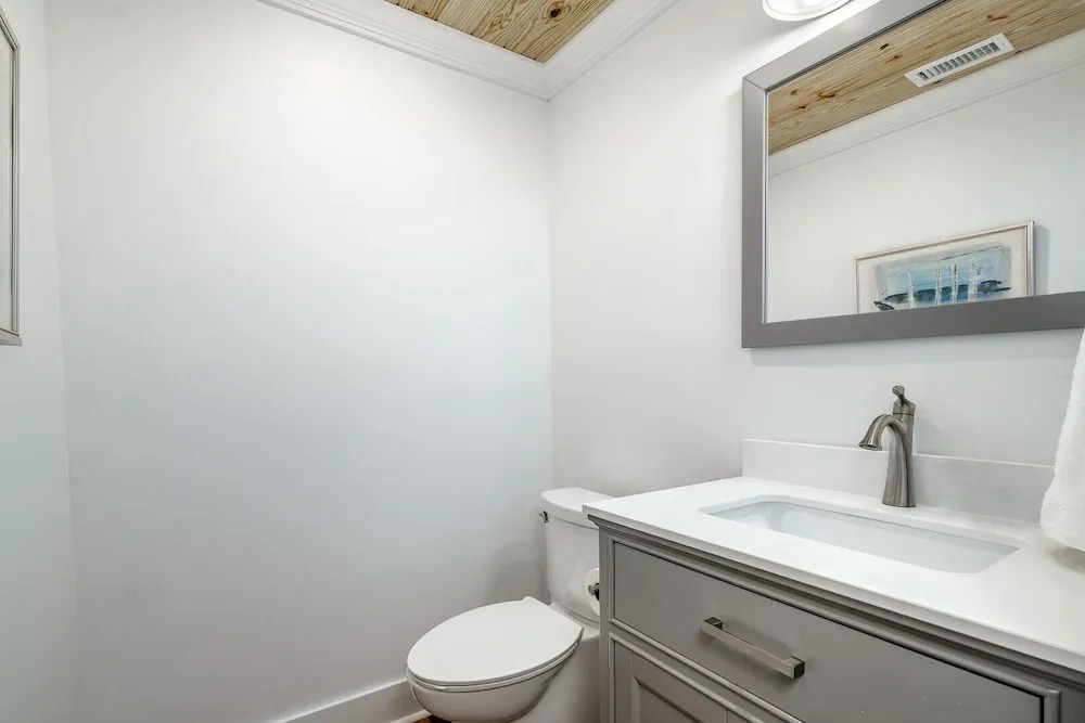 Oceans 6 4 Bedroom Condo by RedAwning