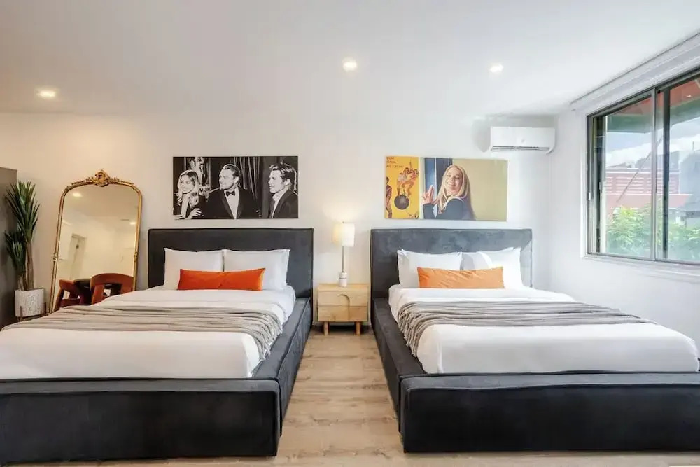 Theatre Hotel by Lodgo