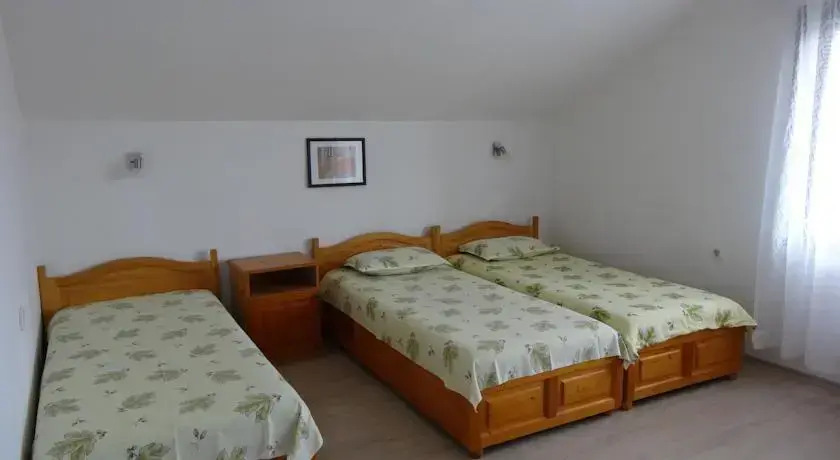 Yanevi Apartments