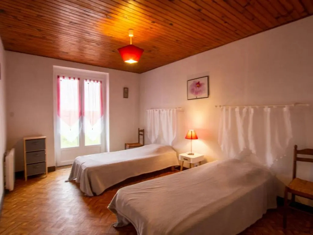 Gite Génis, 3 pièces, 4 personnes - FR-1-616-13