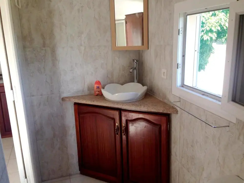 Studio in Triolet, With Enclosed Garden and Wifi - 3 km From the Beach