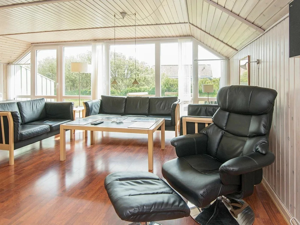 Vintage Holiday Home in Hvide Sande Not Far From Sea Coast