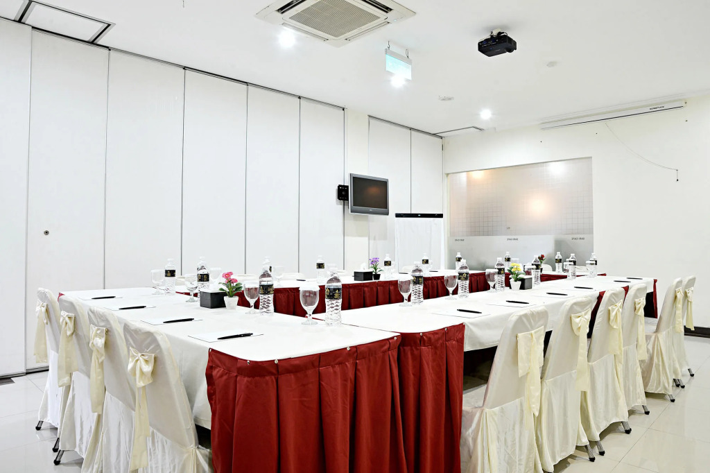 ZEN Rooms Benhil Tondano