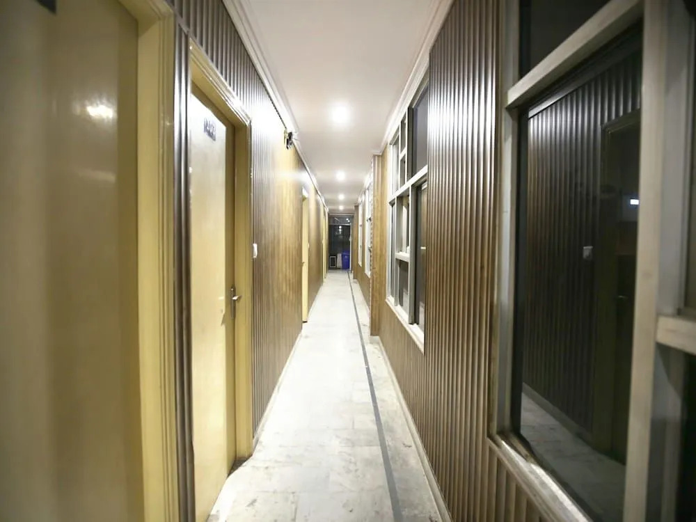 OYO 966 Hotel Sallow International