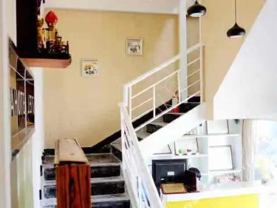 JiujiuJujiaBusinessHotel(HongshanZooBranch.NanjingRAILWAYStation)