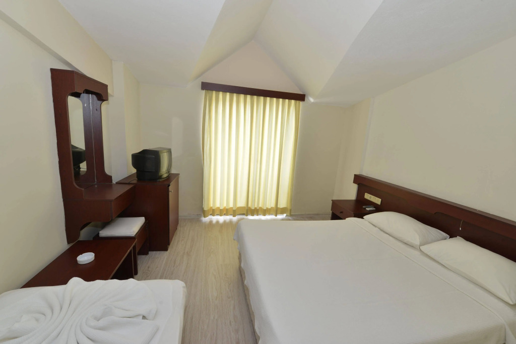 Kaftans City Hotel by RRH&R