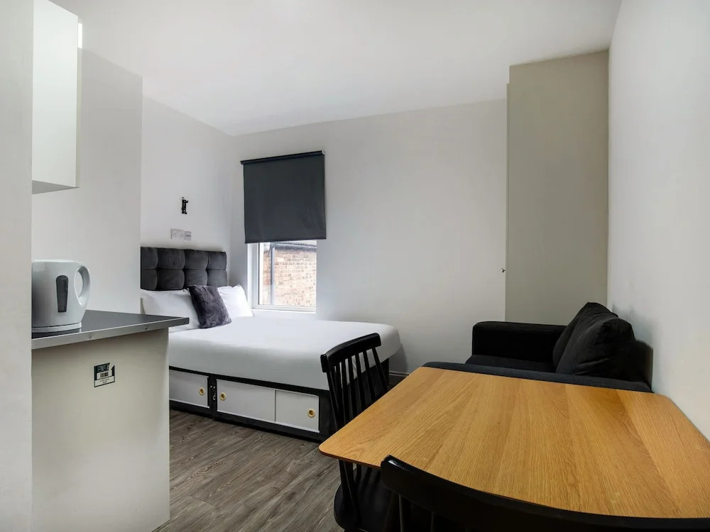 Modest Apartment in London Near Wimbledon Park