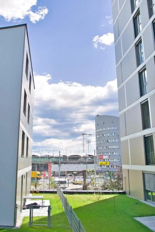 Modern Apartment close to Congress Center, TU-Uni and Center with Netflix!