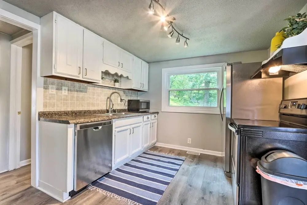 Osage Beach Family Hideaway on No-wake Cove!