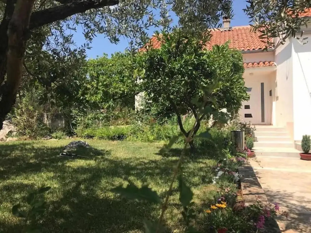 Sea View Apartment Ruza, Sleeps 4