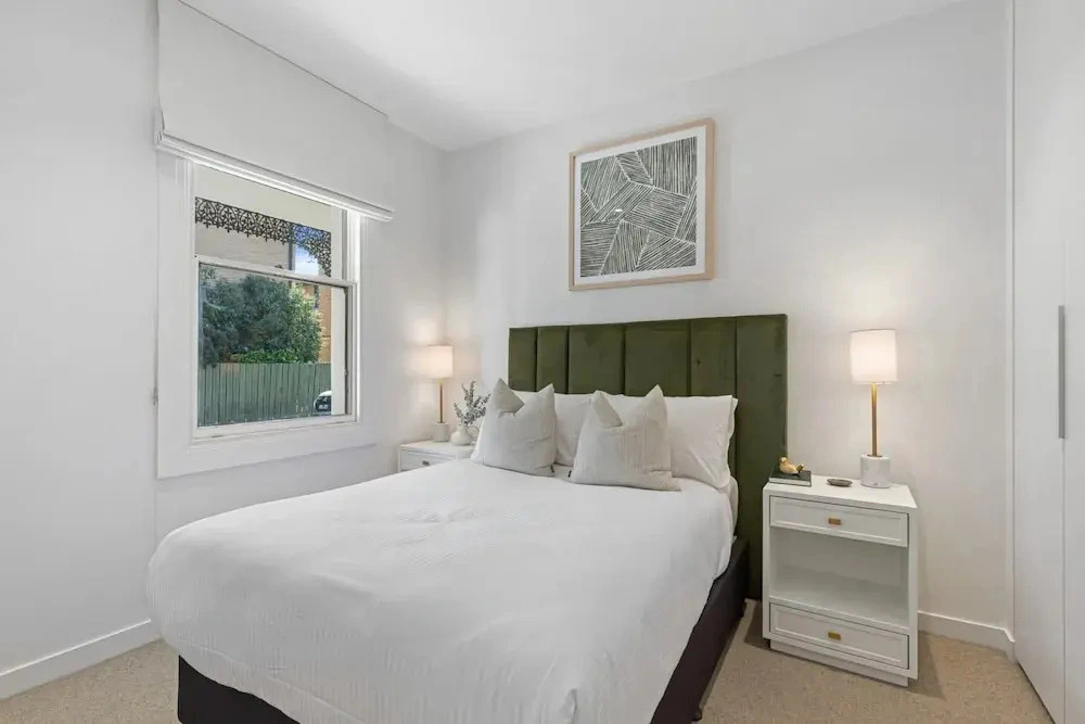 Stylish 2-bed Victorian Terrace in Carlton