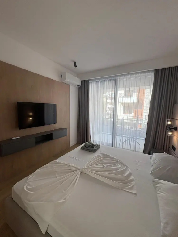 Onia Luxury Escape
