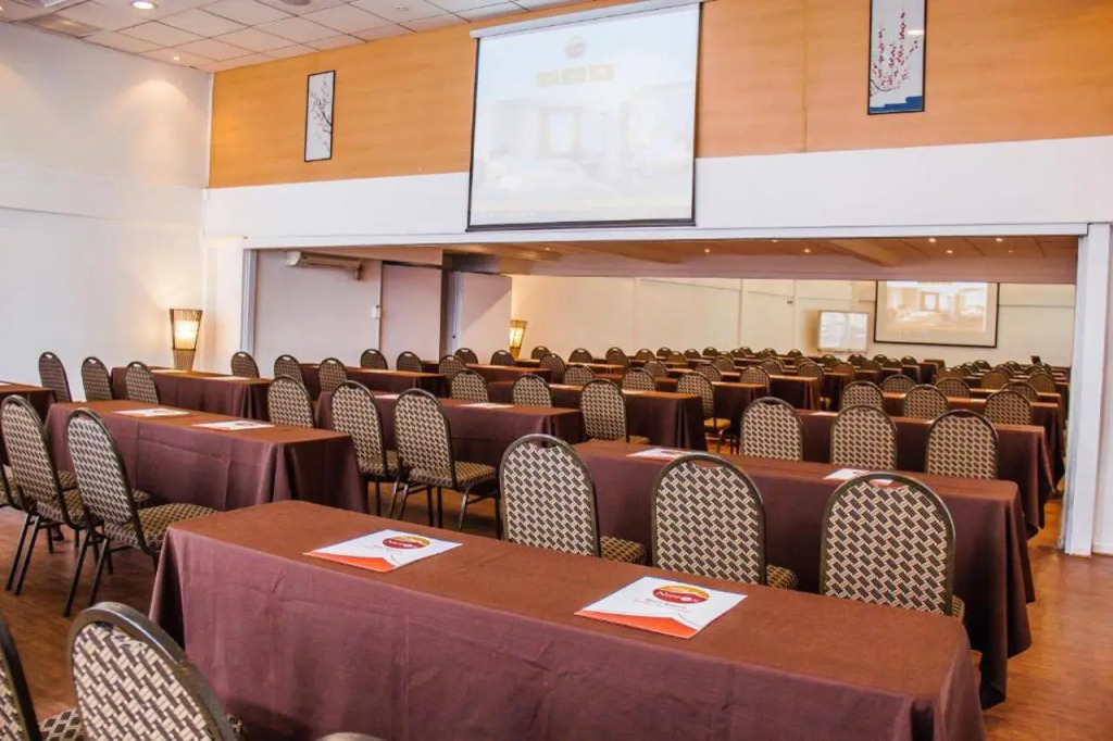 Hotel Nippon y Centro de Eventos