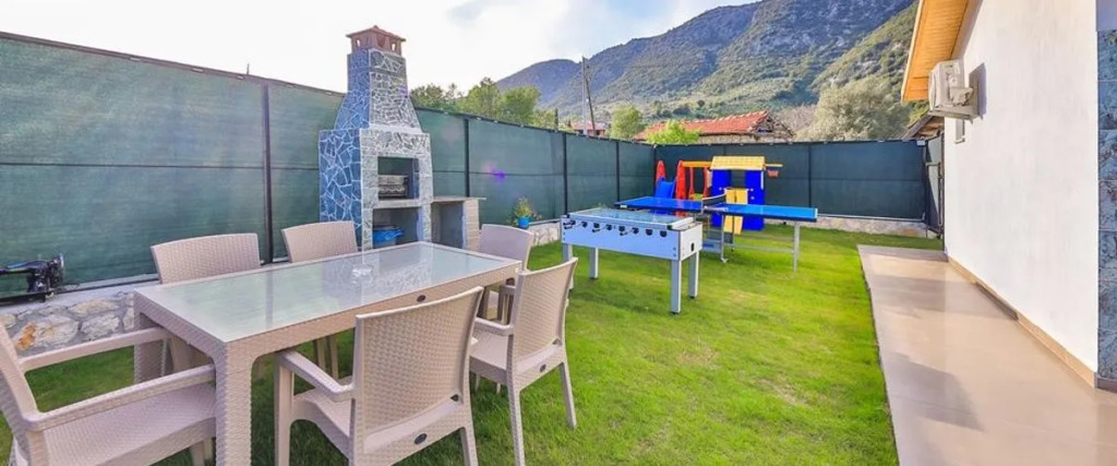 Villa Tawny