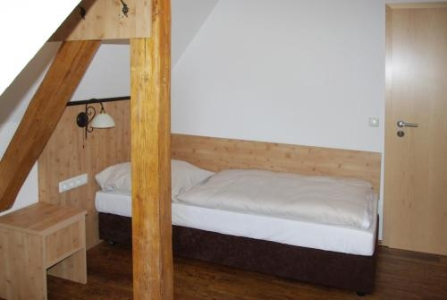 Brauerei Gasthaus Lohhof im Münchner Norden, direkt an der S1, nähe vom Flughafen, Zentrum, A92, Allianz Arena, Ruderregatta und Schießanlage G- Hochbrück entfernt, Internationale Küche