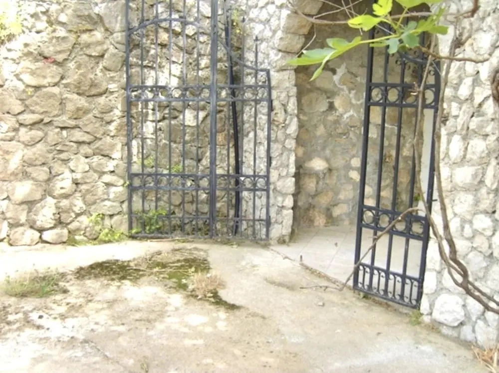 Panorama View 2-bed Apartment in Sutomore