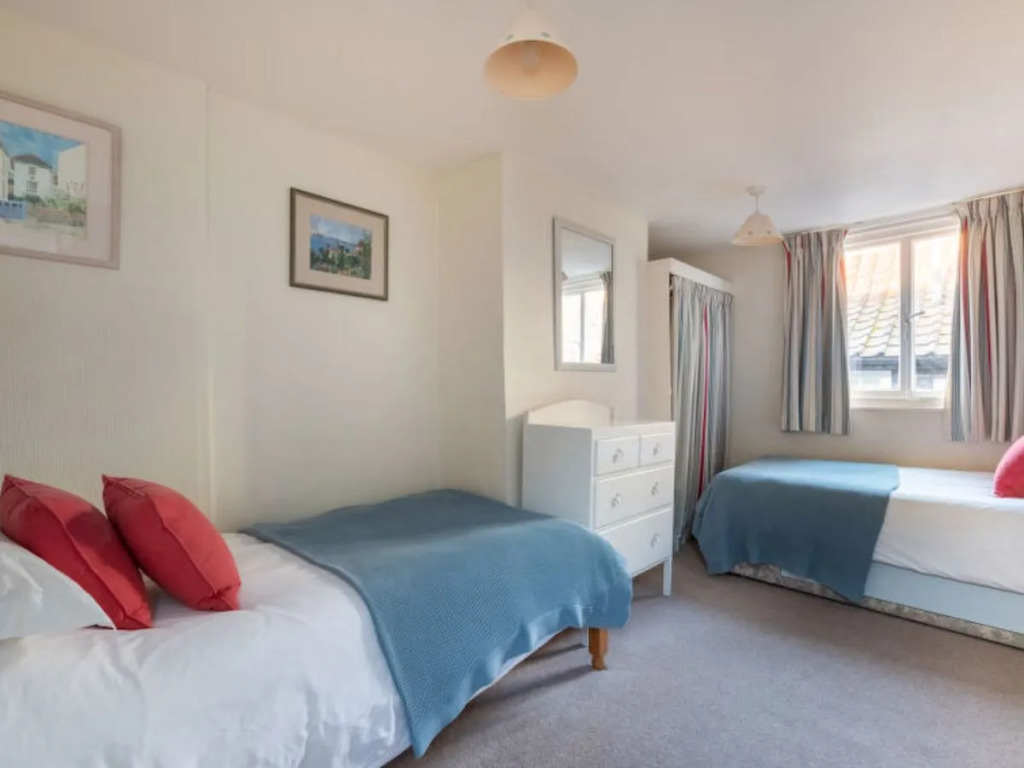 3 Bed in Aldeburgh oc-reg