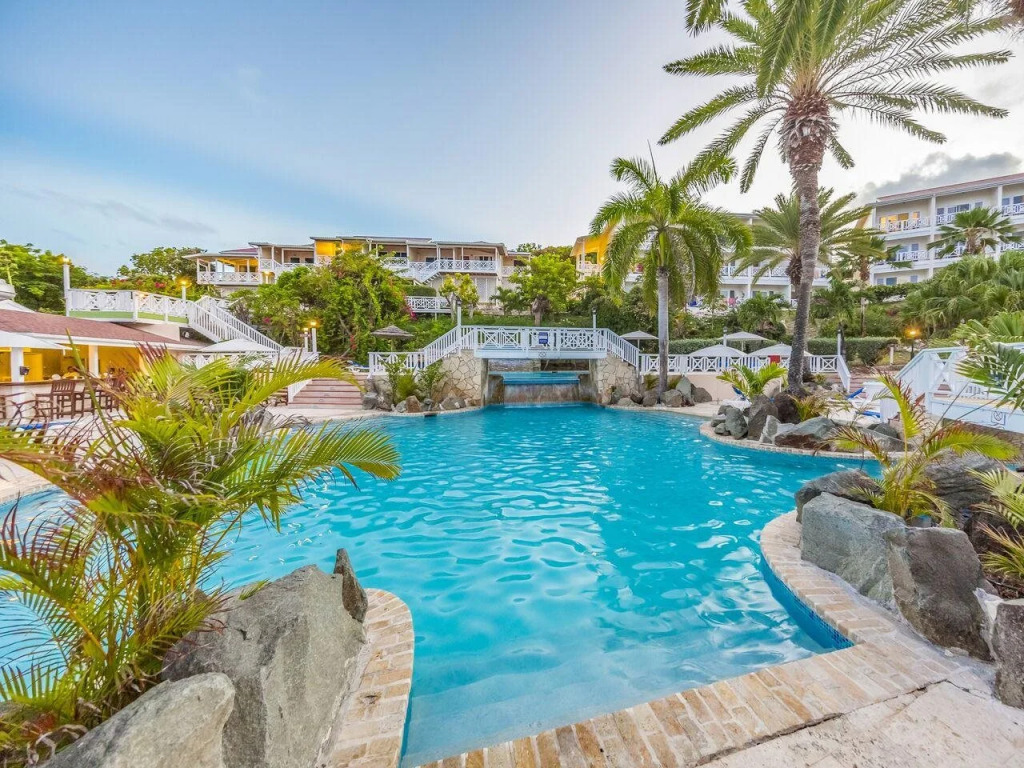 Pineapple Beach Club
