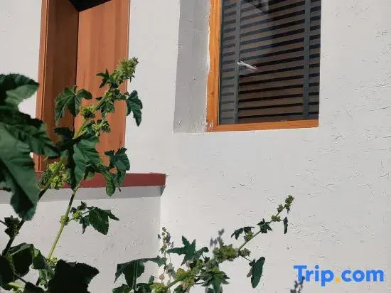 Ningduole Light Luxury Courtyard Resort Villa (Dukezong Ancient Town Branch)