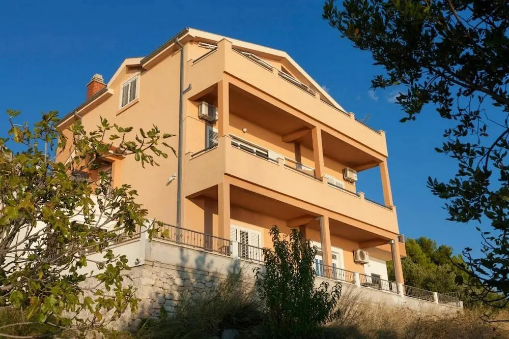 Summerheaven Apartments